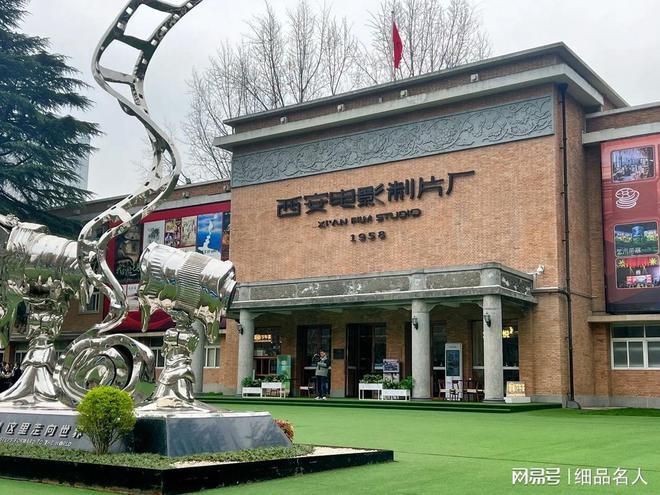 与肖华联手拆散张艺谋和巩俐球友会他是巩俐的初恋曾试图(图5)