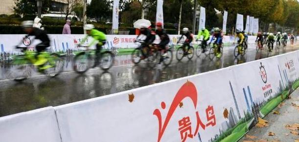 笑柄的4个国产运动鞋看谁还在乱跟风？qy球友会网站曾红极一时如今却沦为(图6)