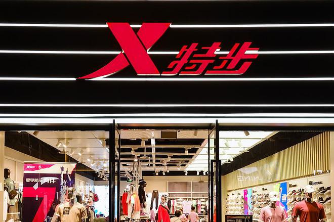 笑柄的4个国产运动鞋看谁还在乱跟风？qy球友会网站曾红极一时如今却沦为(图13)